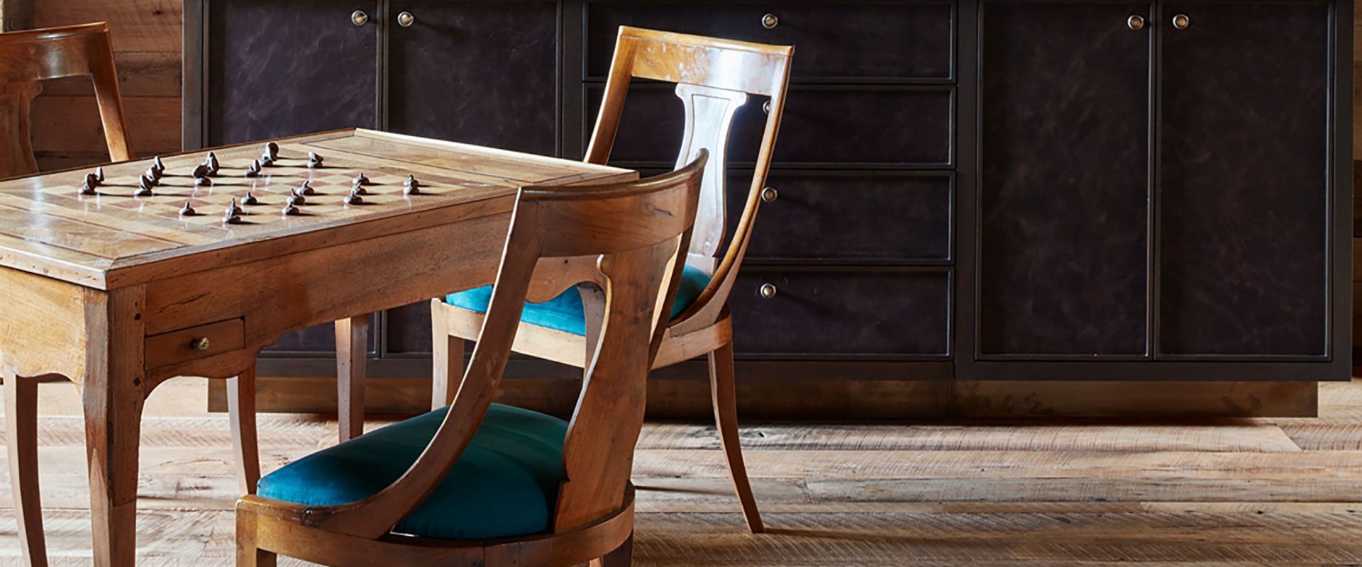 The Top Materials Used in Bar Decor and Accessories