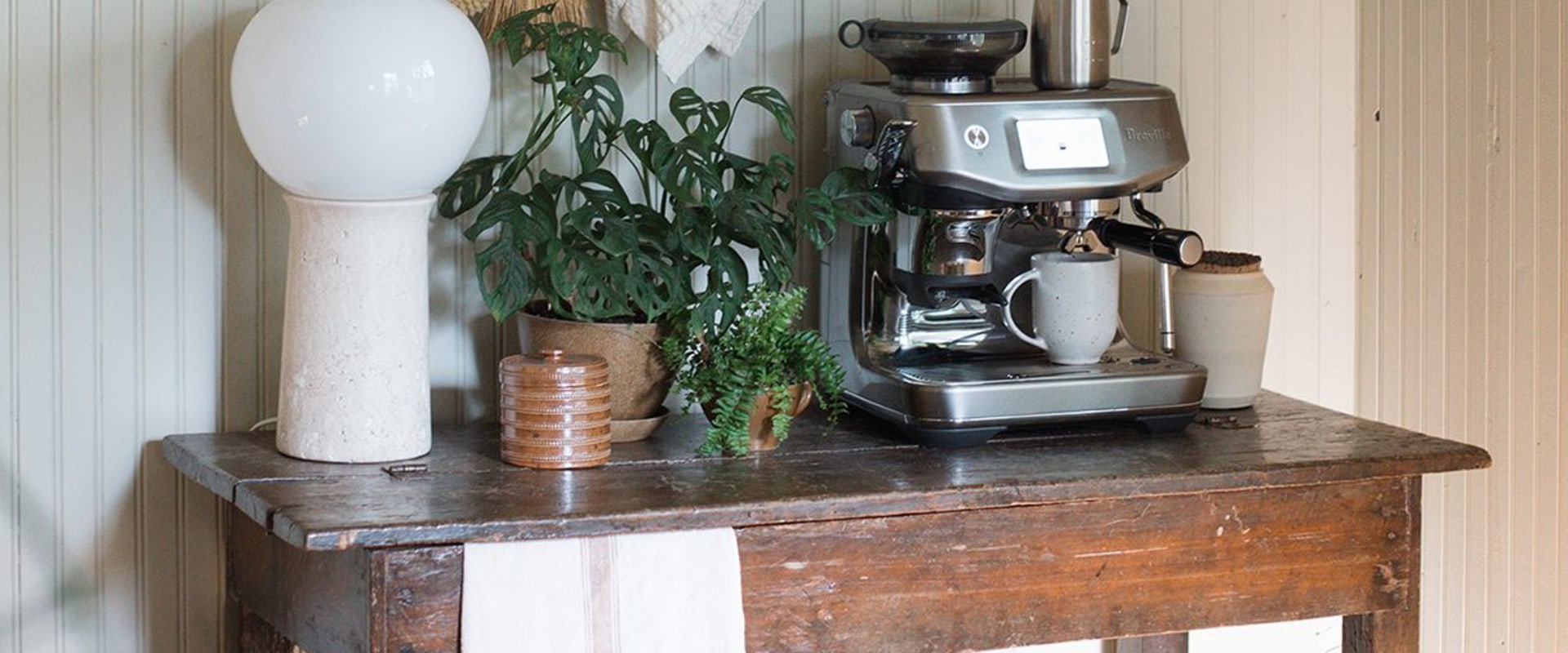 Creating a Rustic Look for Your Bar with Decor and Accessories